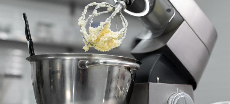 Batedeira orbital, planetária ou comum, saiba qual é a ideal para a sua cozinha!