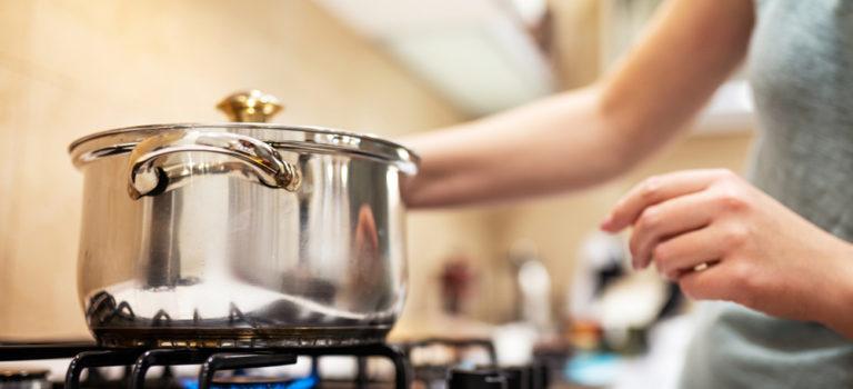 Qual fogão é o ideal para sua cozinha? Conheça diferentes modelos e vantagens!